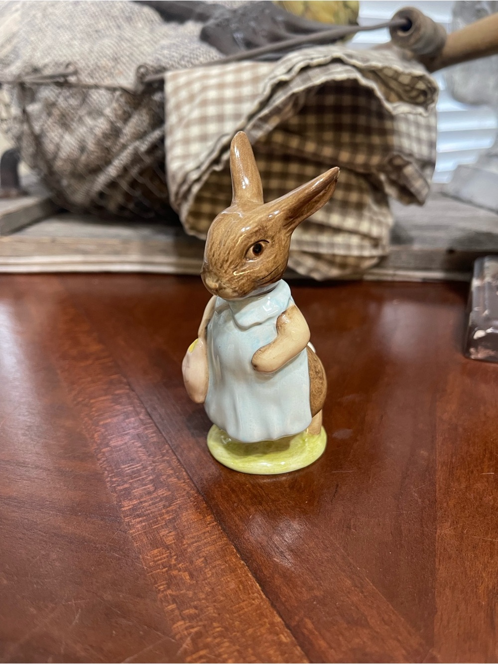 Beatrix Potter Beswick Mrs Flopsy Bunny Vintage 1965